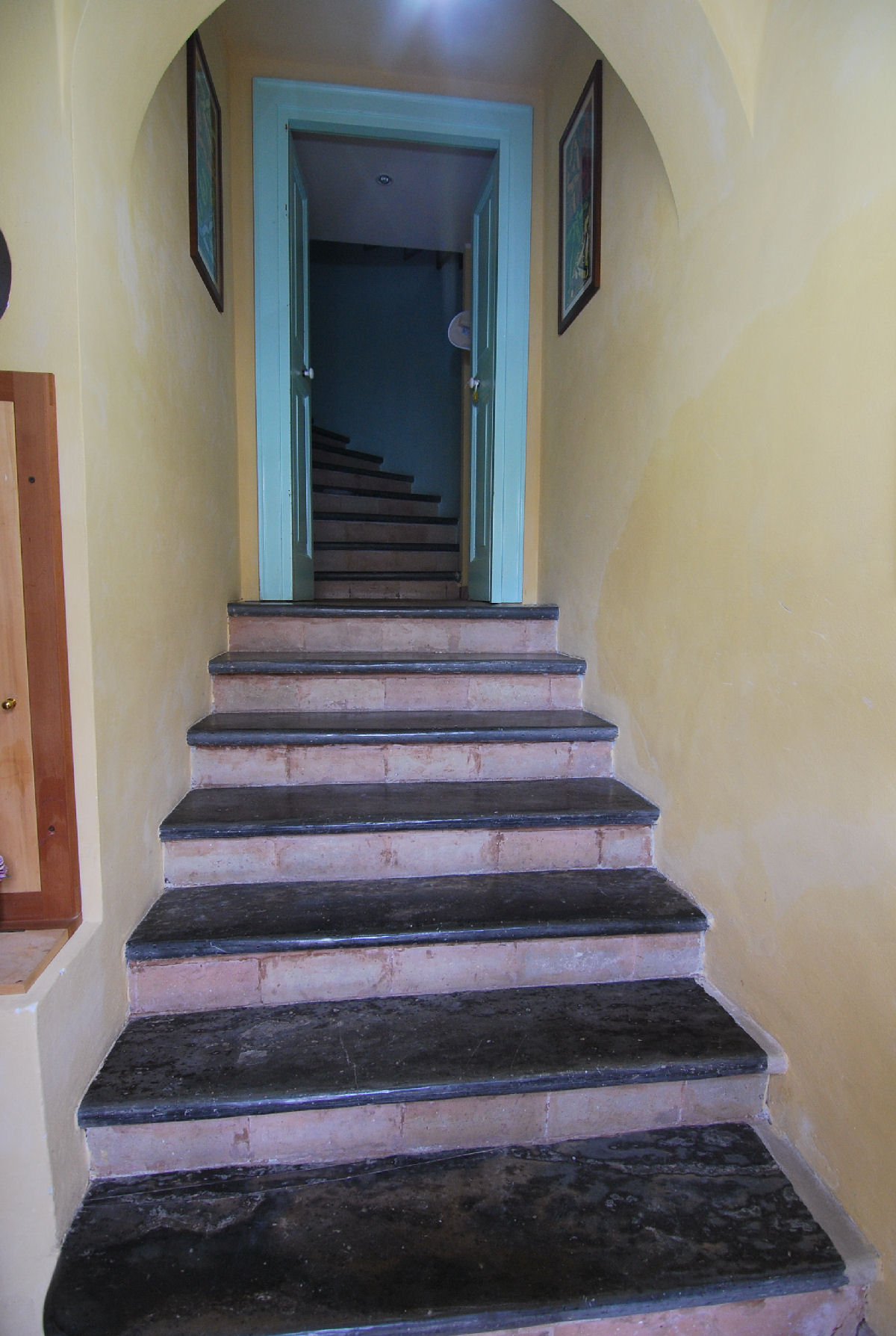 Townhouse with Terrace and fresco ceilings