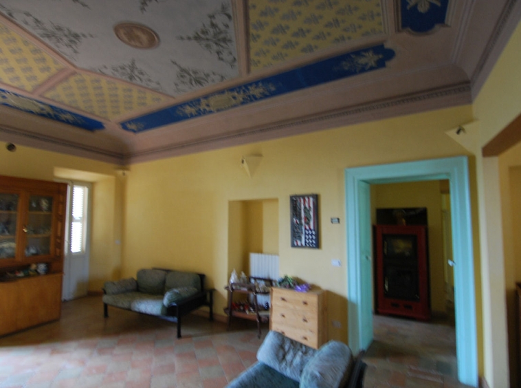 Townhouse with Terrace and fresco ceilings