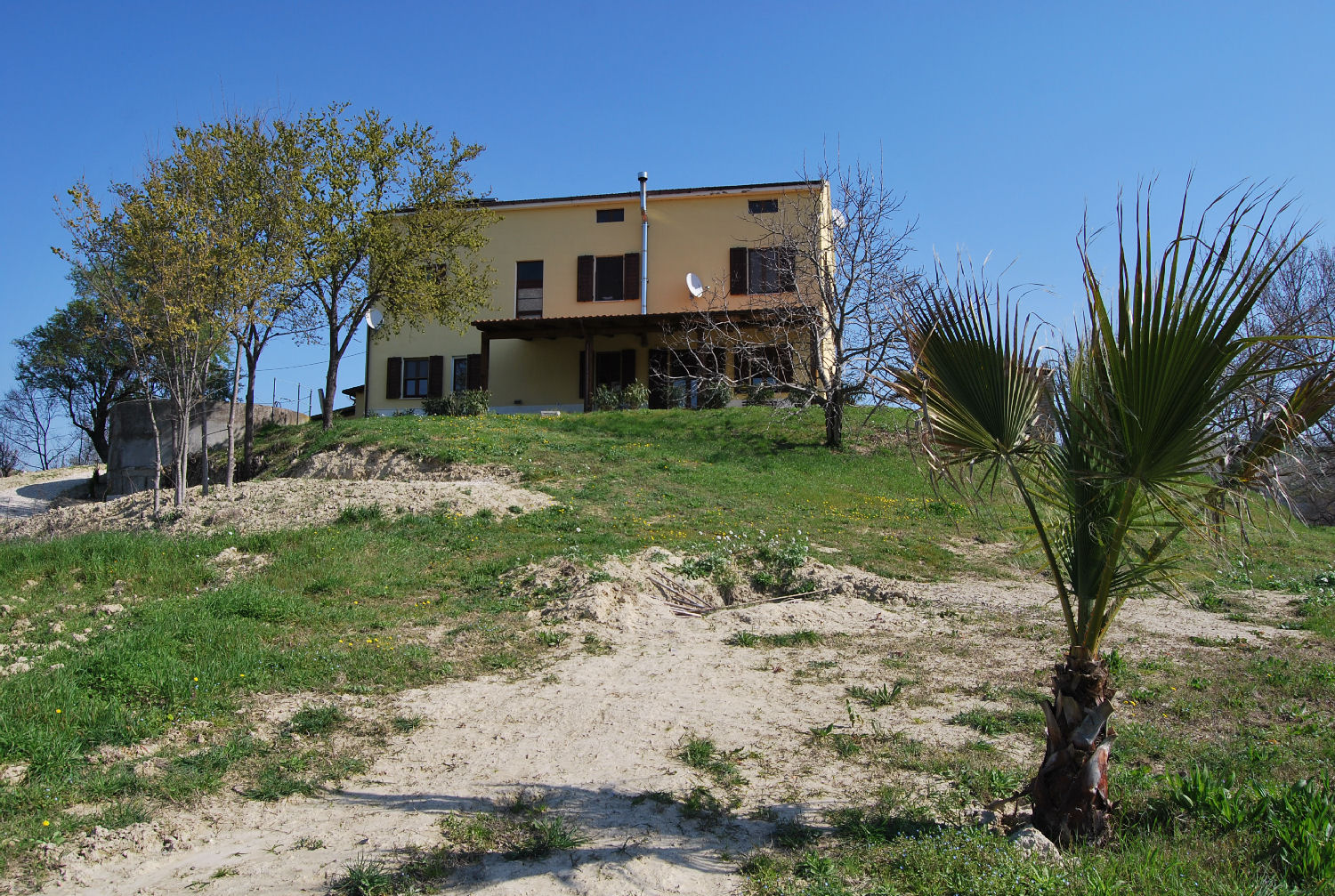Country house with 5 hectares of land and potential for a small campsite