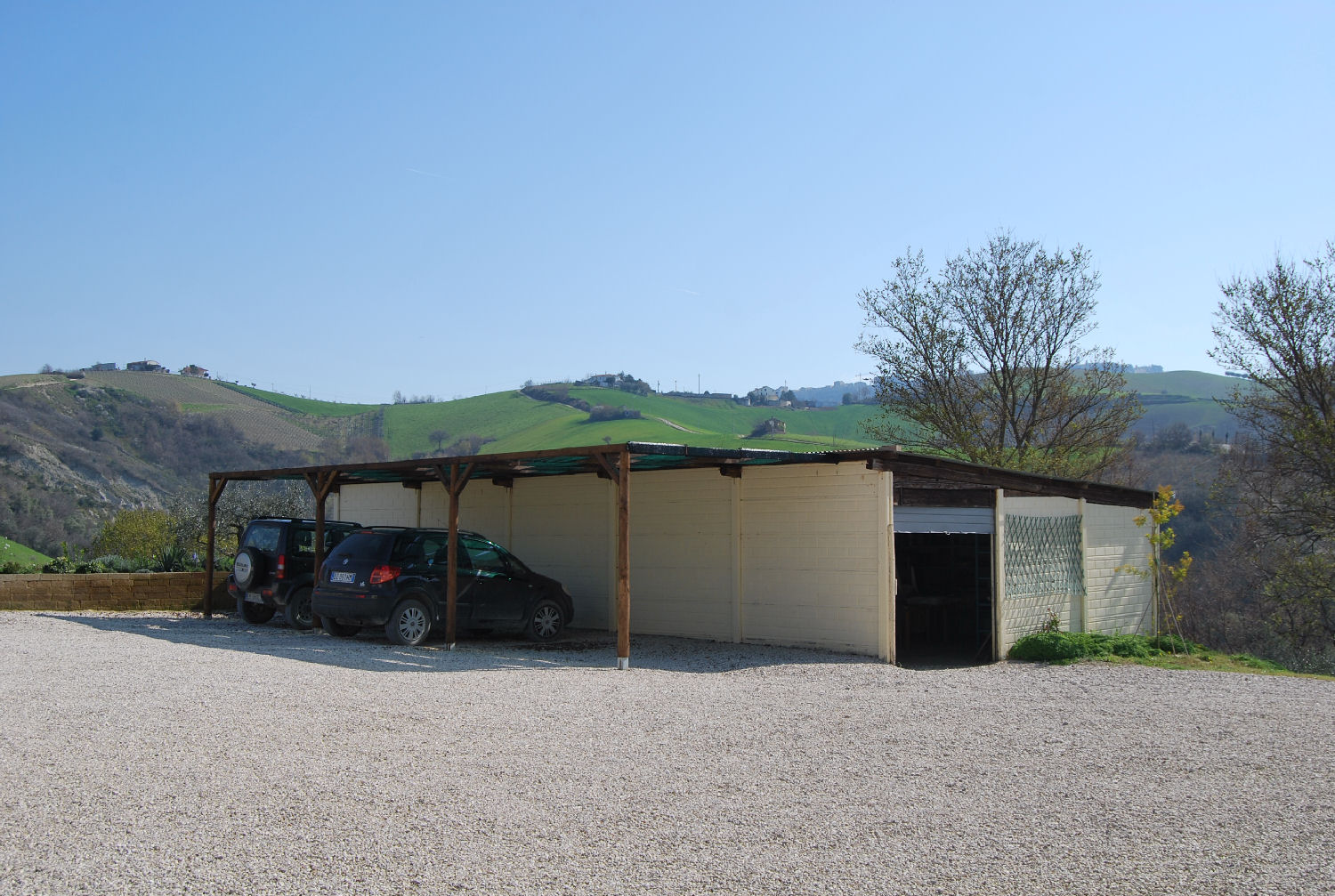 Country house with 5 hectares of land and potential for a small campsite