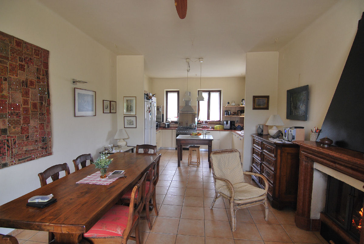 Country house with 5 hectares of land and potential for a small campsite