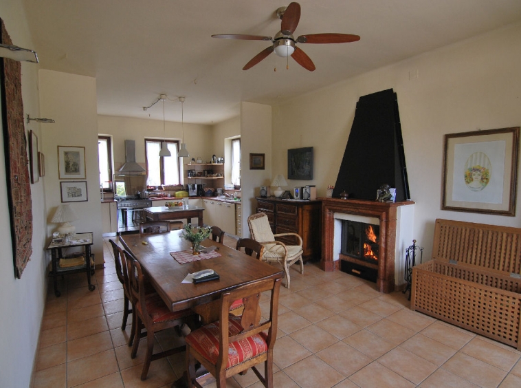 Country house with 5 hectares of land and potential for a small campsite