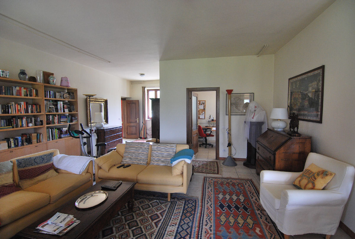 Country house with 5 hectares of land and potential for a small campsite