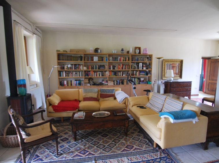 Country house with 5 hectares of land and potential for a small campsite