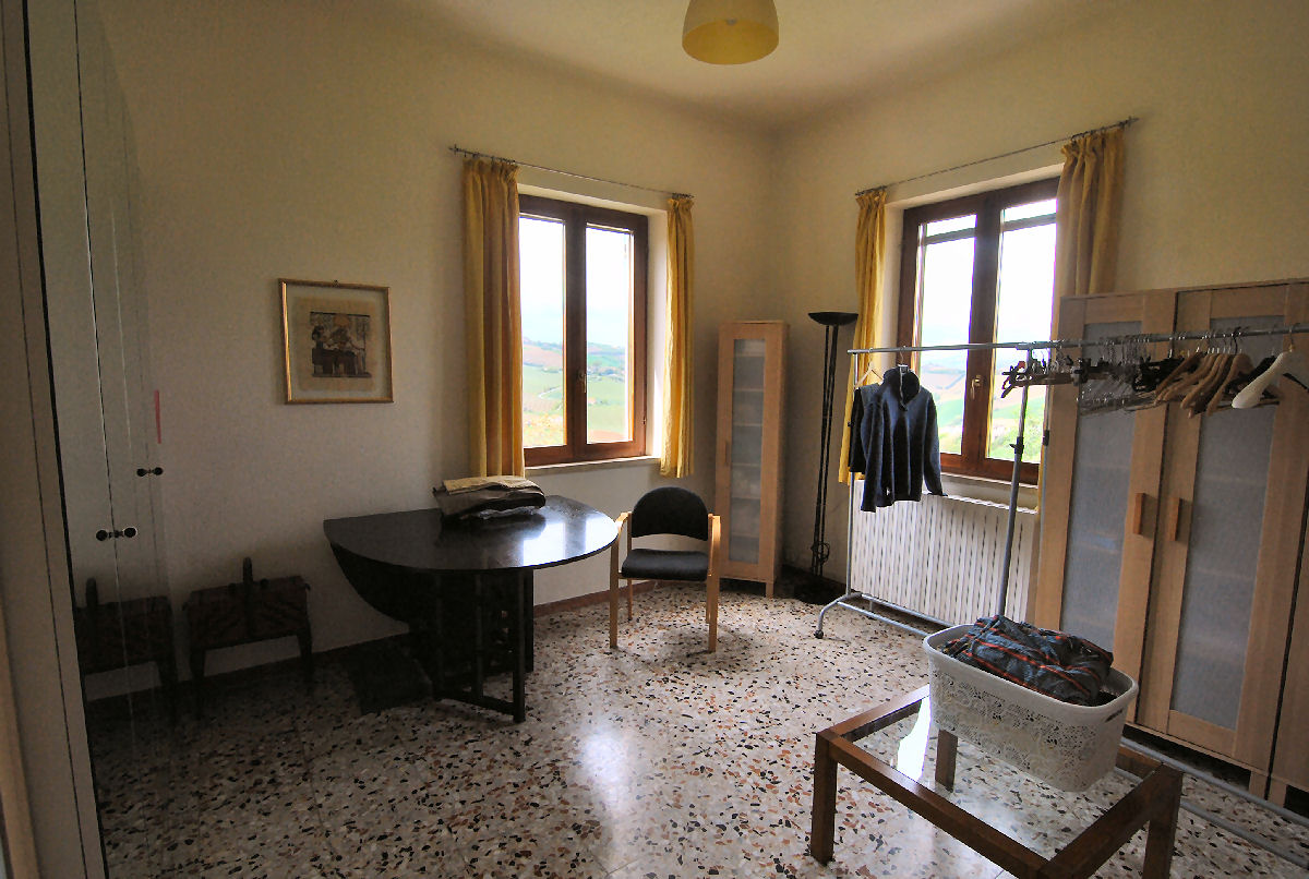 Country house with 5 hectares of land and potential for a small campsite
