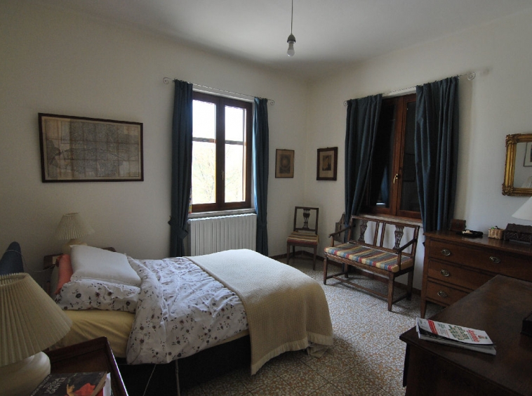 Country house with 5 hectares of land and potential for a small campsite