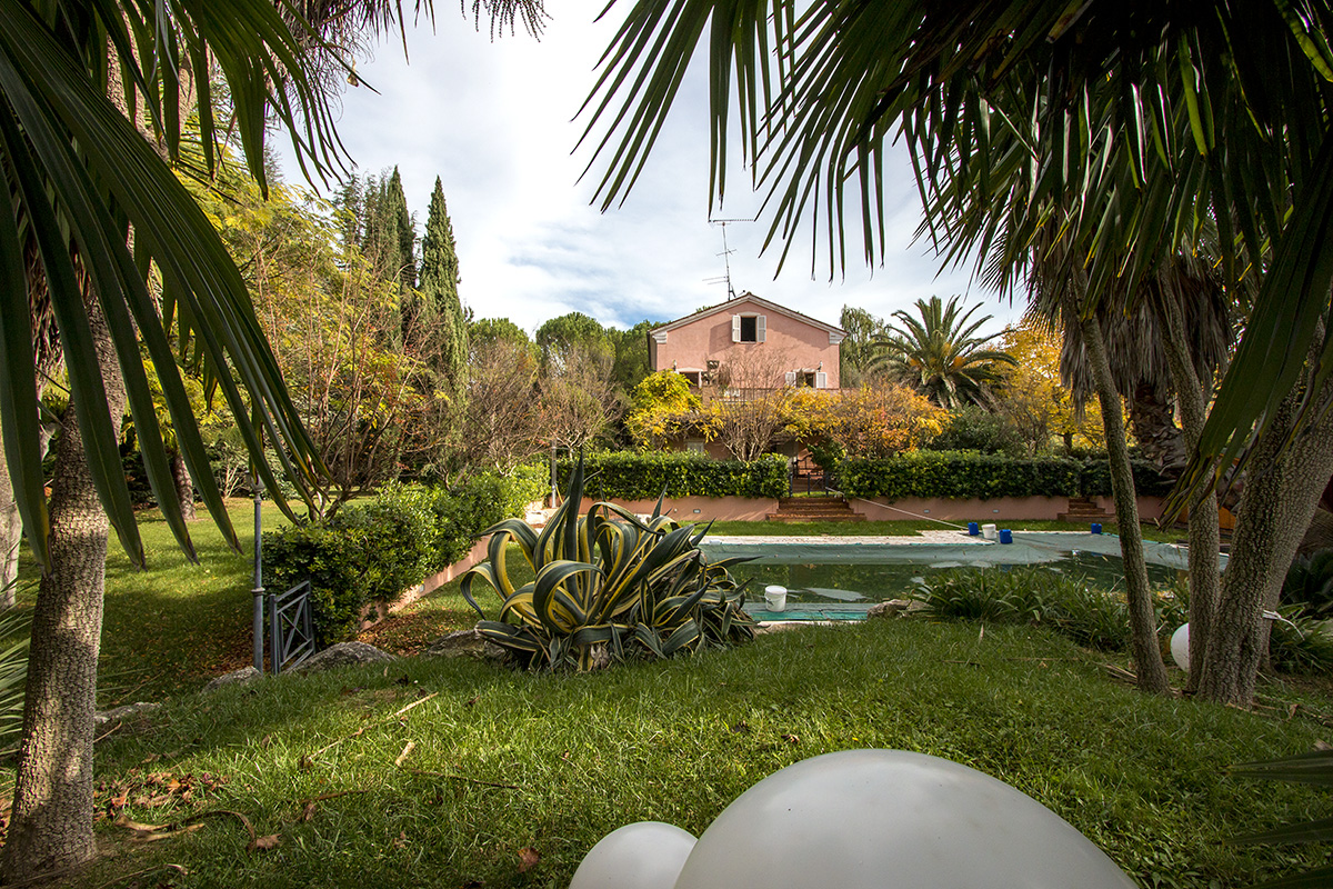 Prestigious villa with pool near Mogliano