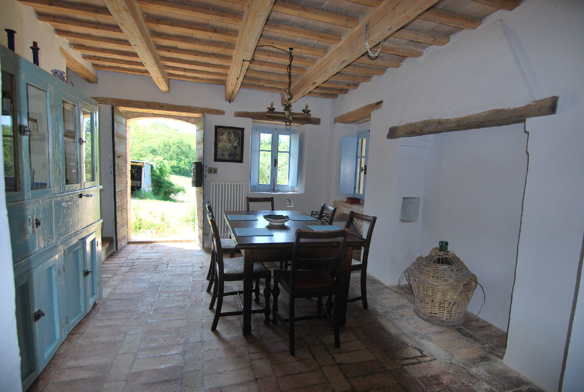 Traditional farmhouse with Sibillini Mountains view