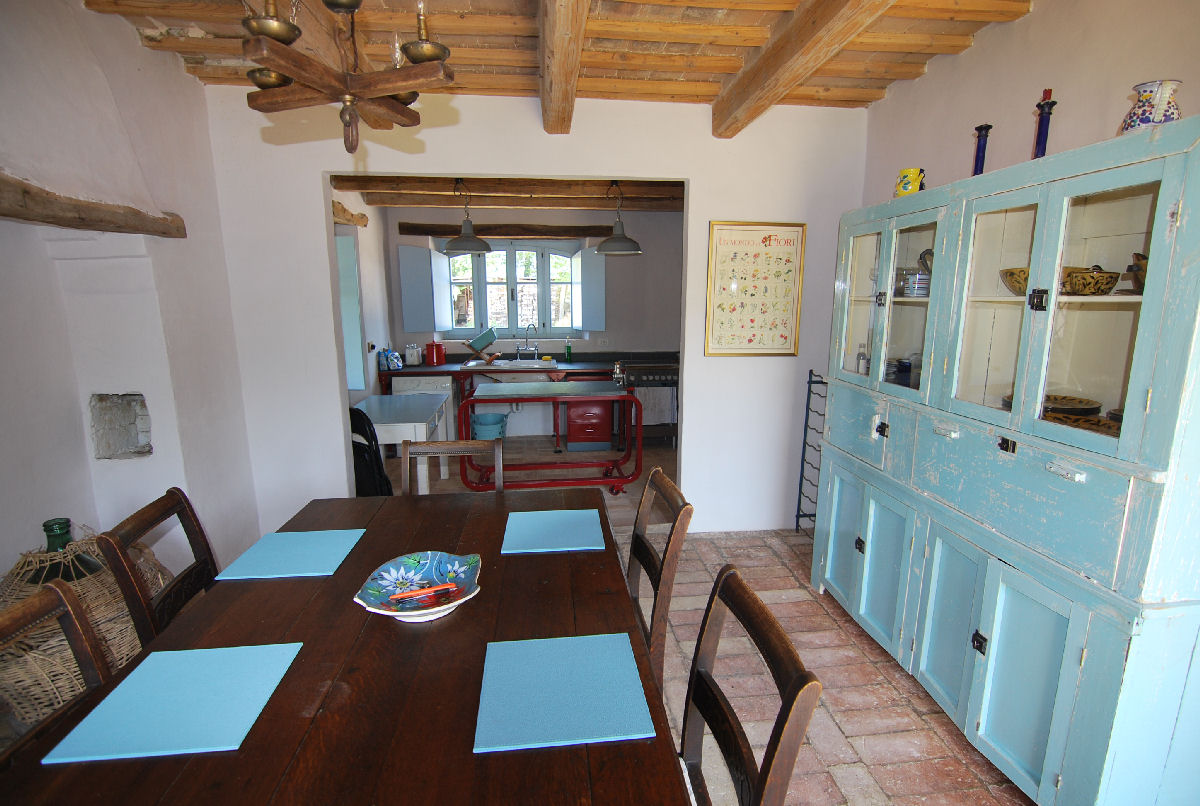 Traditional farmhouse with Sibillini Mountains view
