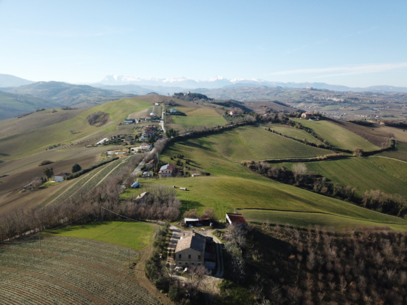 Farmhouse with Sibillini Mountains view