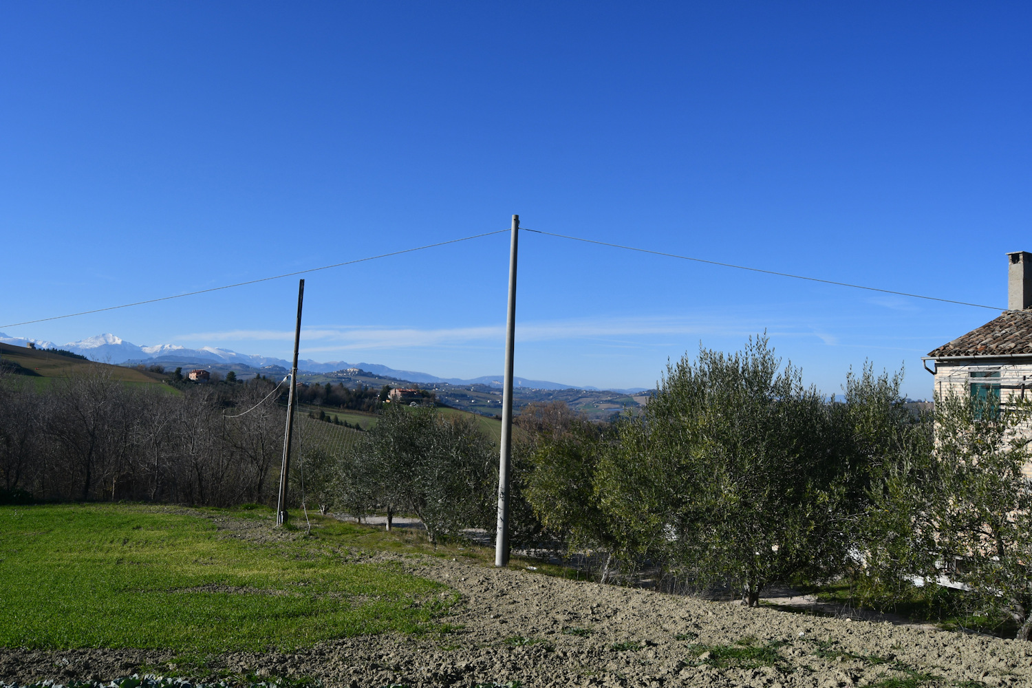 Farmhouse with Sibillini Mountains view