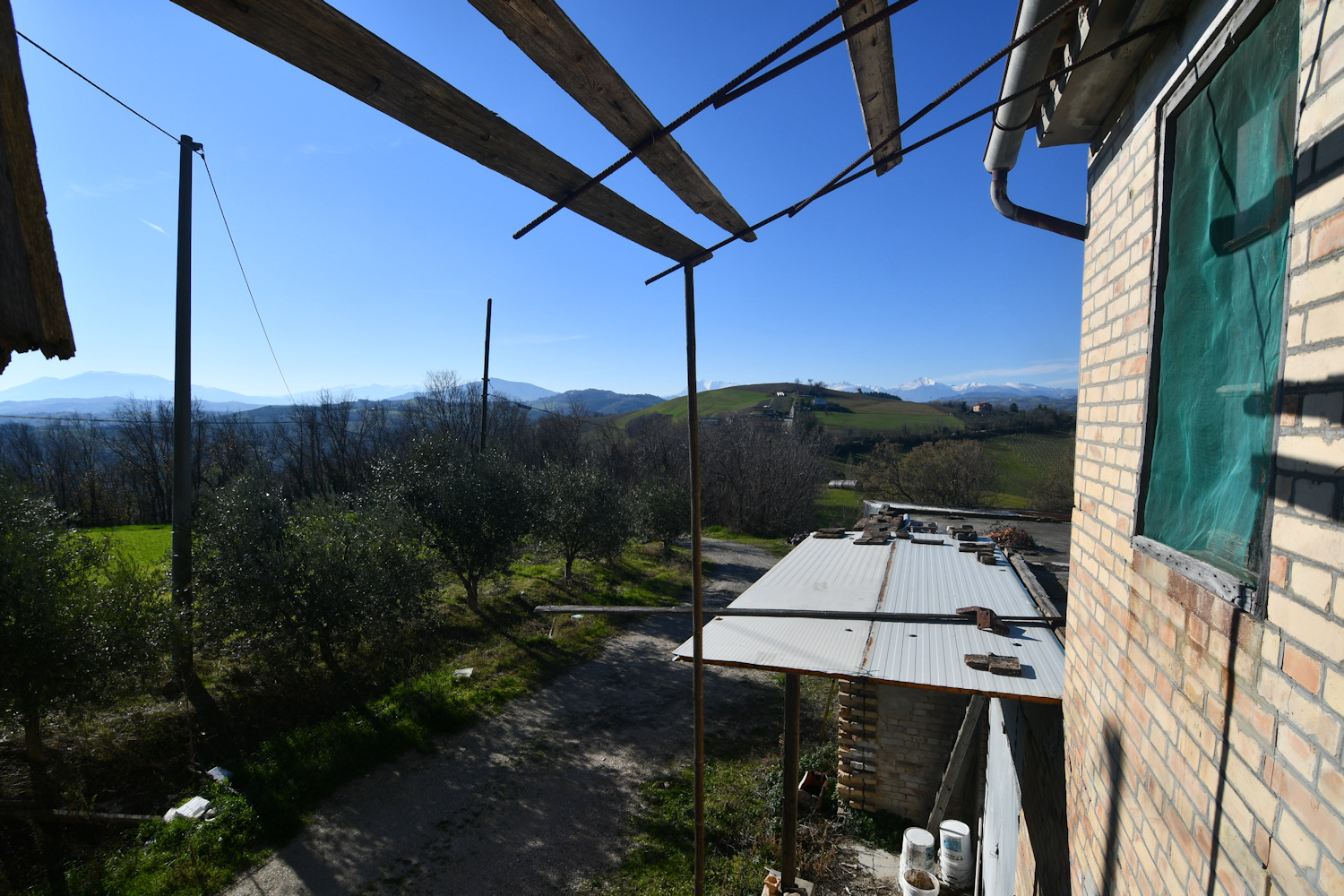 Farmhouse with Sibillini Mountains view