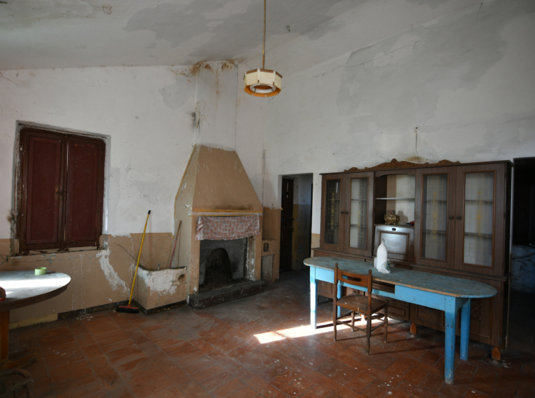 Farmhouse with Sibillini Mountains view