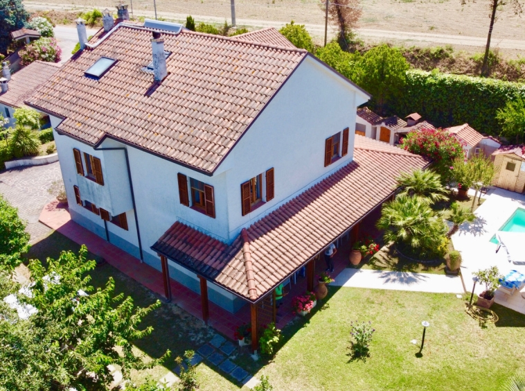 country house with sea view