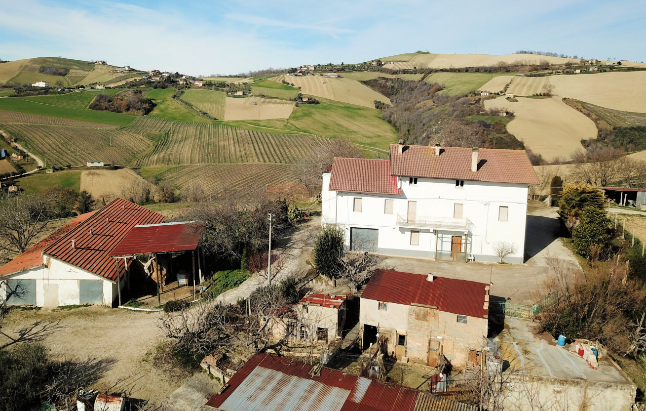 marche property ideal for campsite