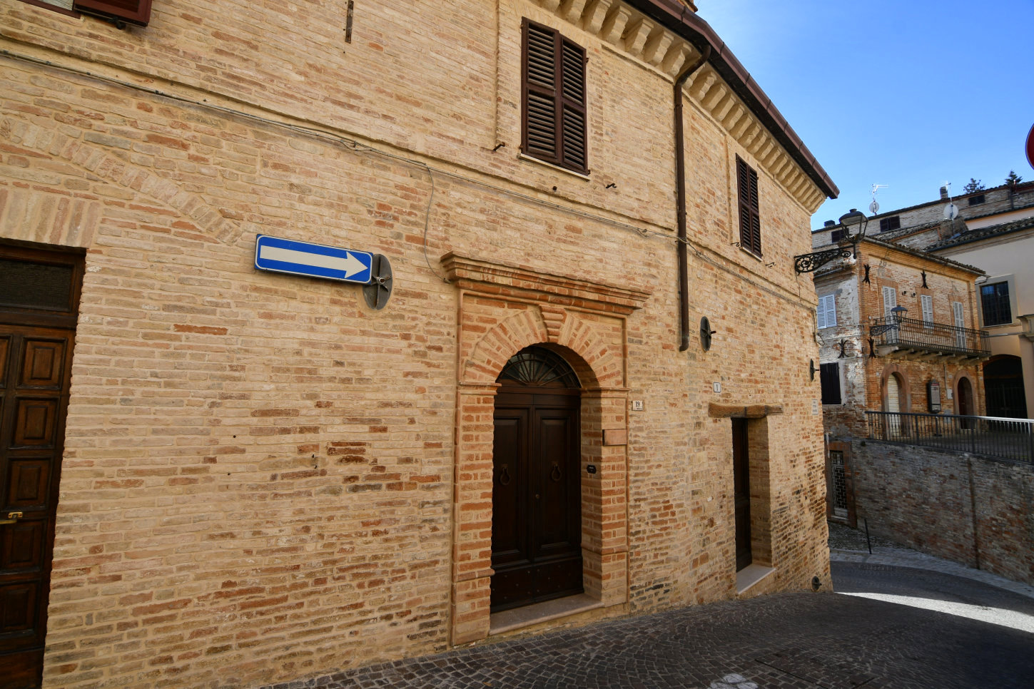 Town house in Montalto Marche