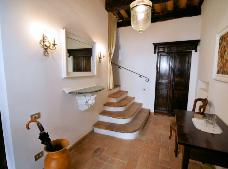 Town house in Montalto Marche
