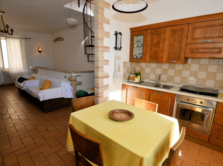 Town house in Montalto Marche