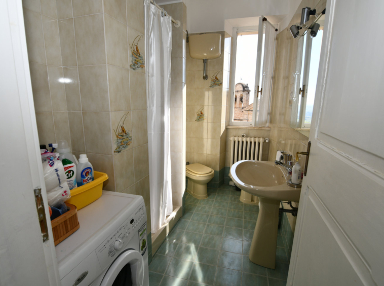 Town house in Montalto Marche