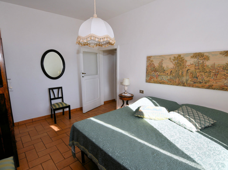 Town house in Montalto Marche