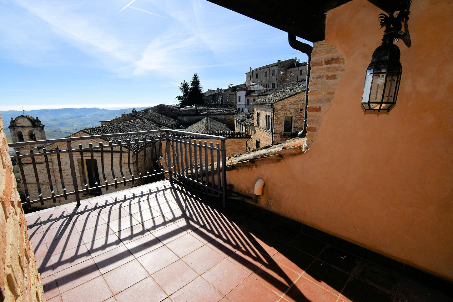 Town house in Montalto Marche