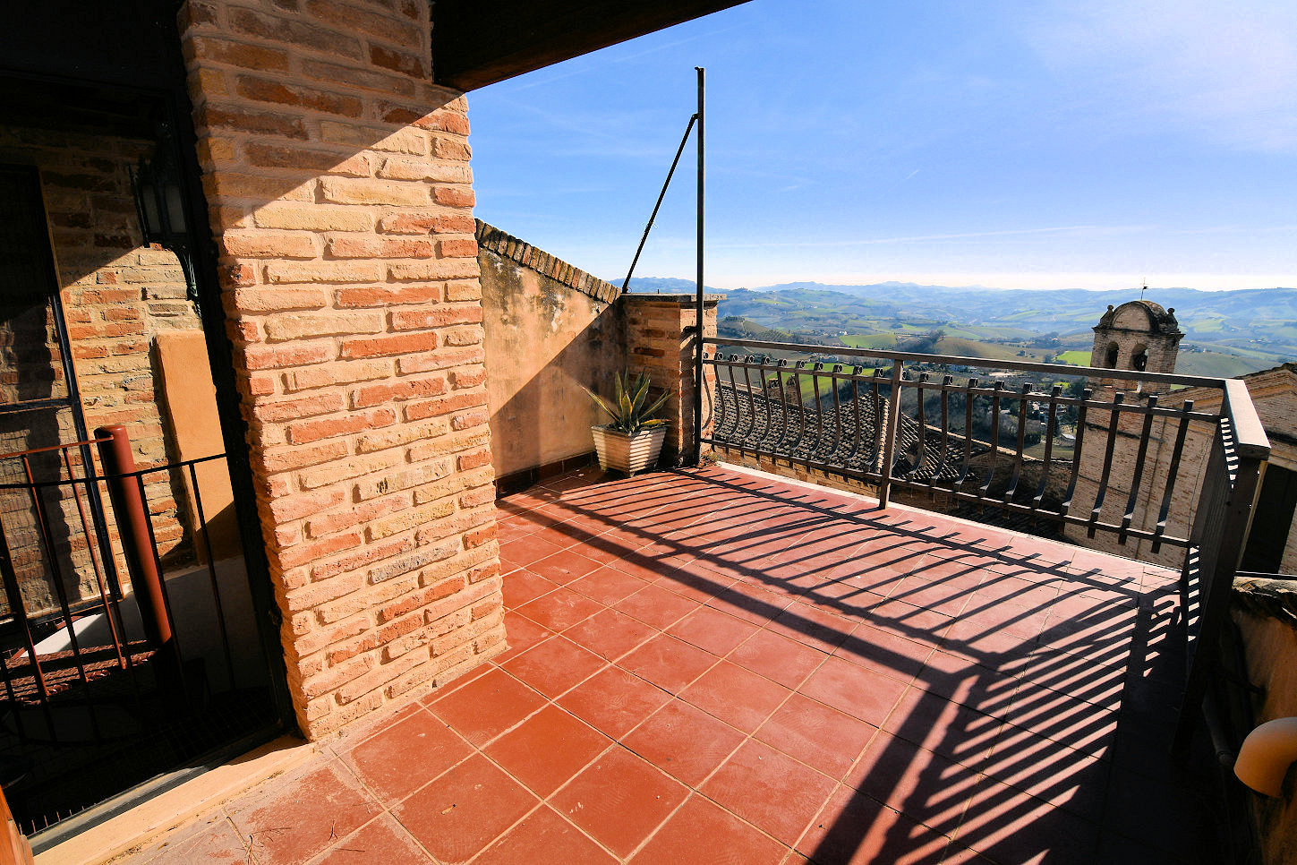 Town house in Montalto Marche