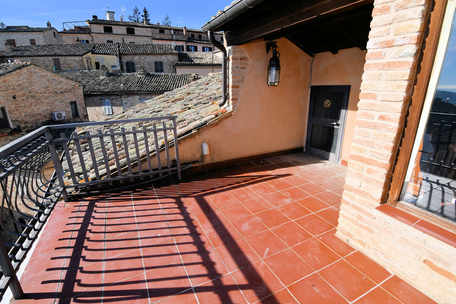 Town house in Montalto Marche
