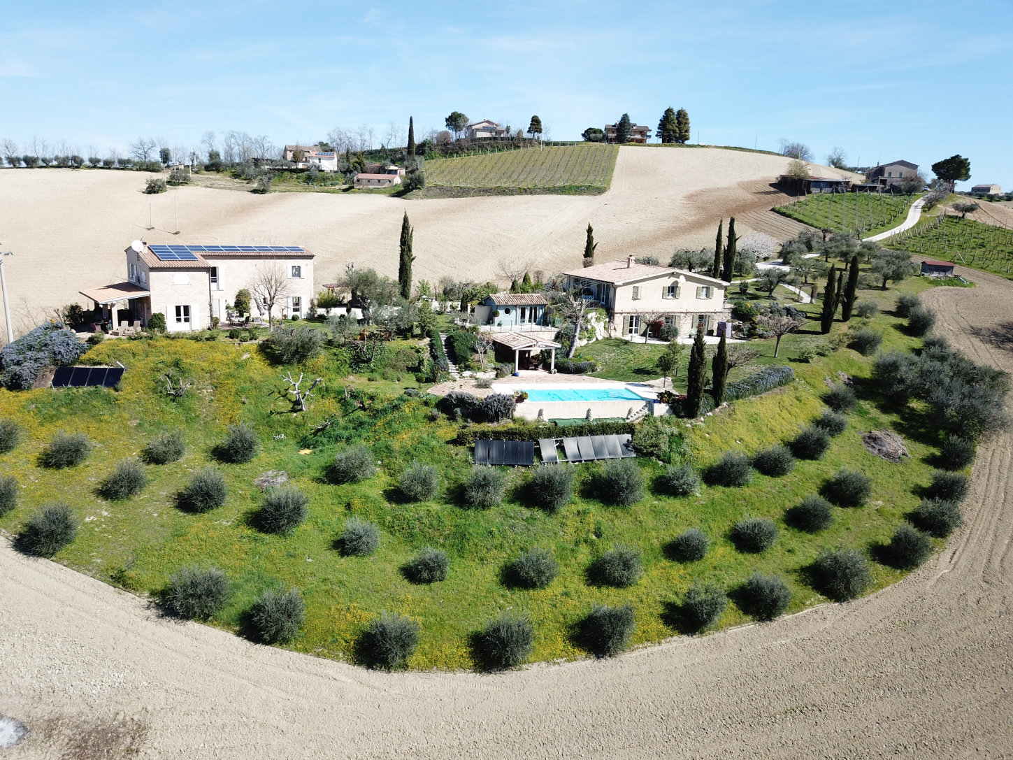 Country house with pool in Le Marche