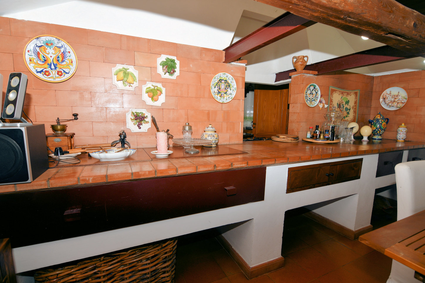 Country hosue with pool in le marche
