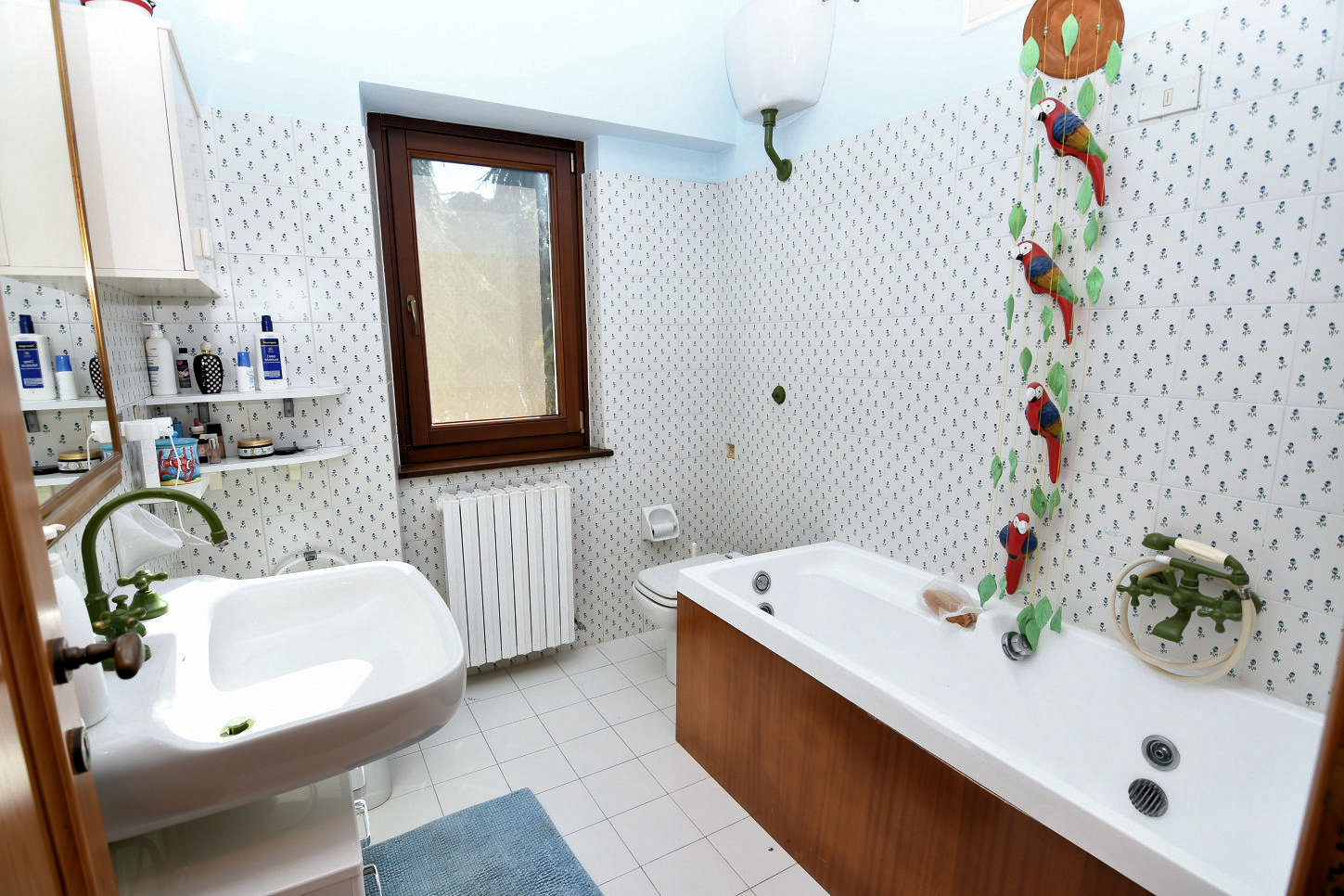 Country hosue with pool in le marche
