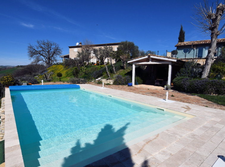 Country house with pool in Le Marche