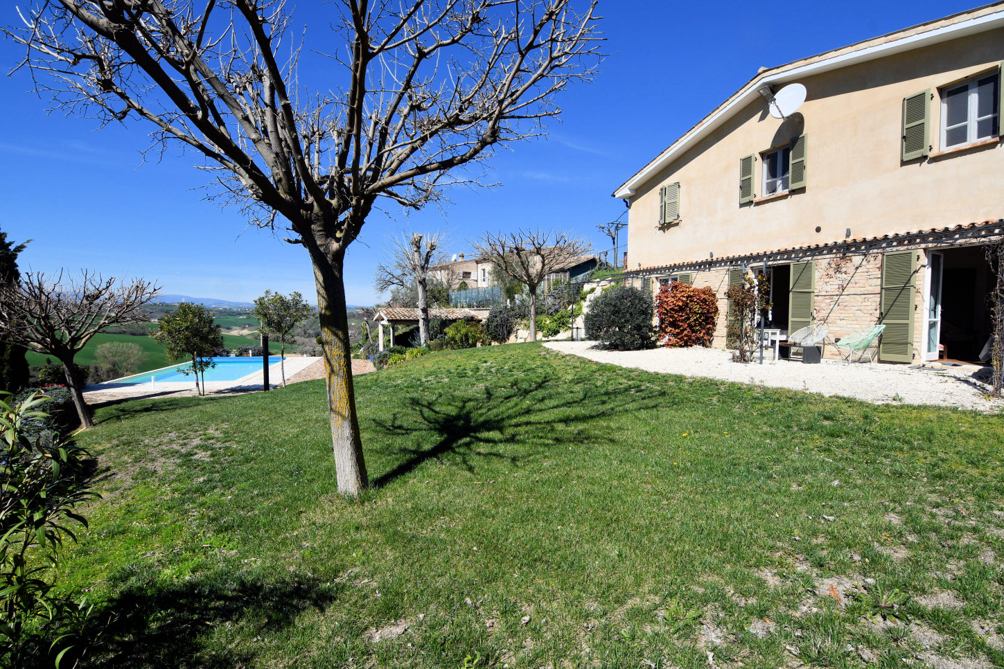 Country house with pool in Le Marche