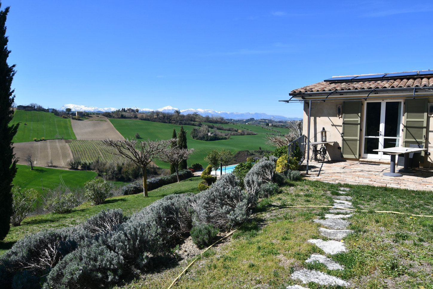 Country house with pool in Le Marche