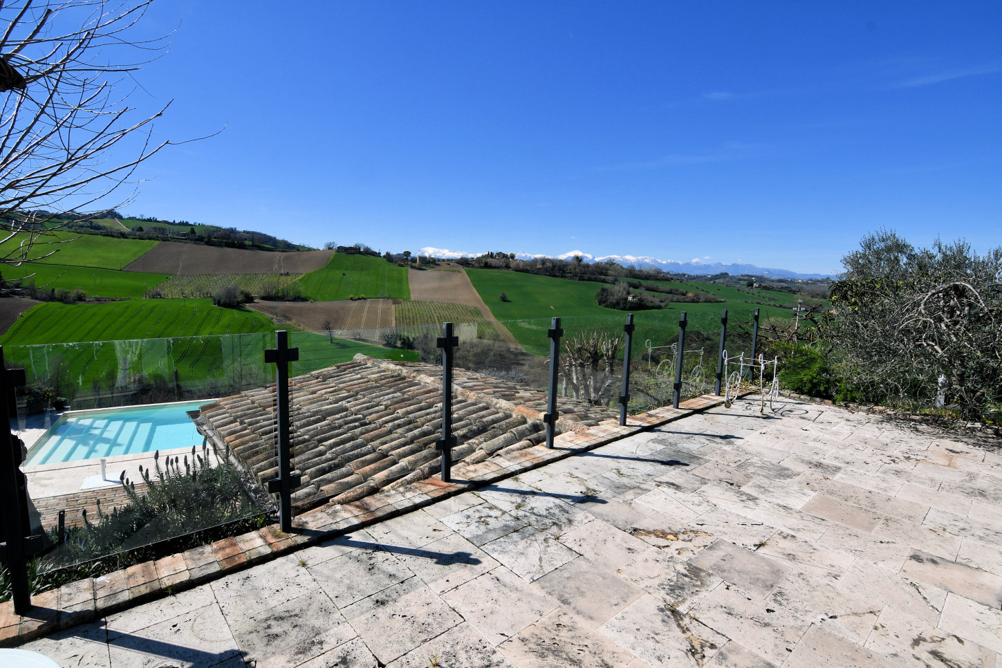 Country house with pool in Le Marche