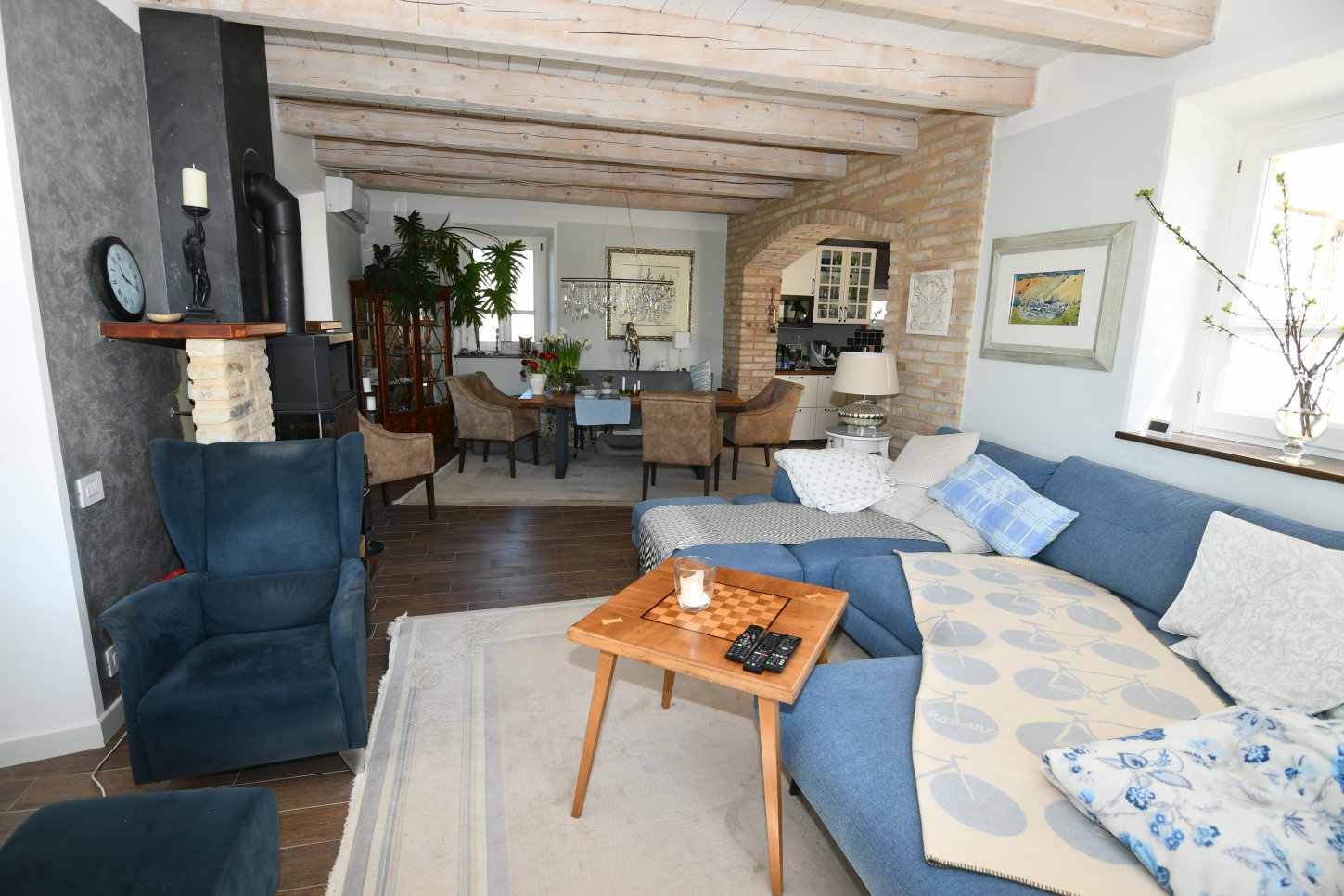Country house with pool in Le Marche