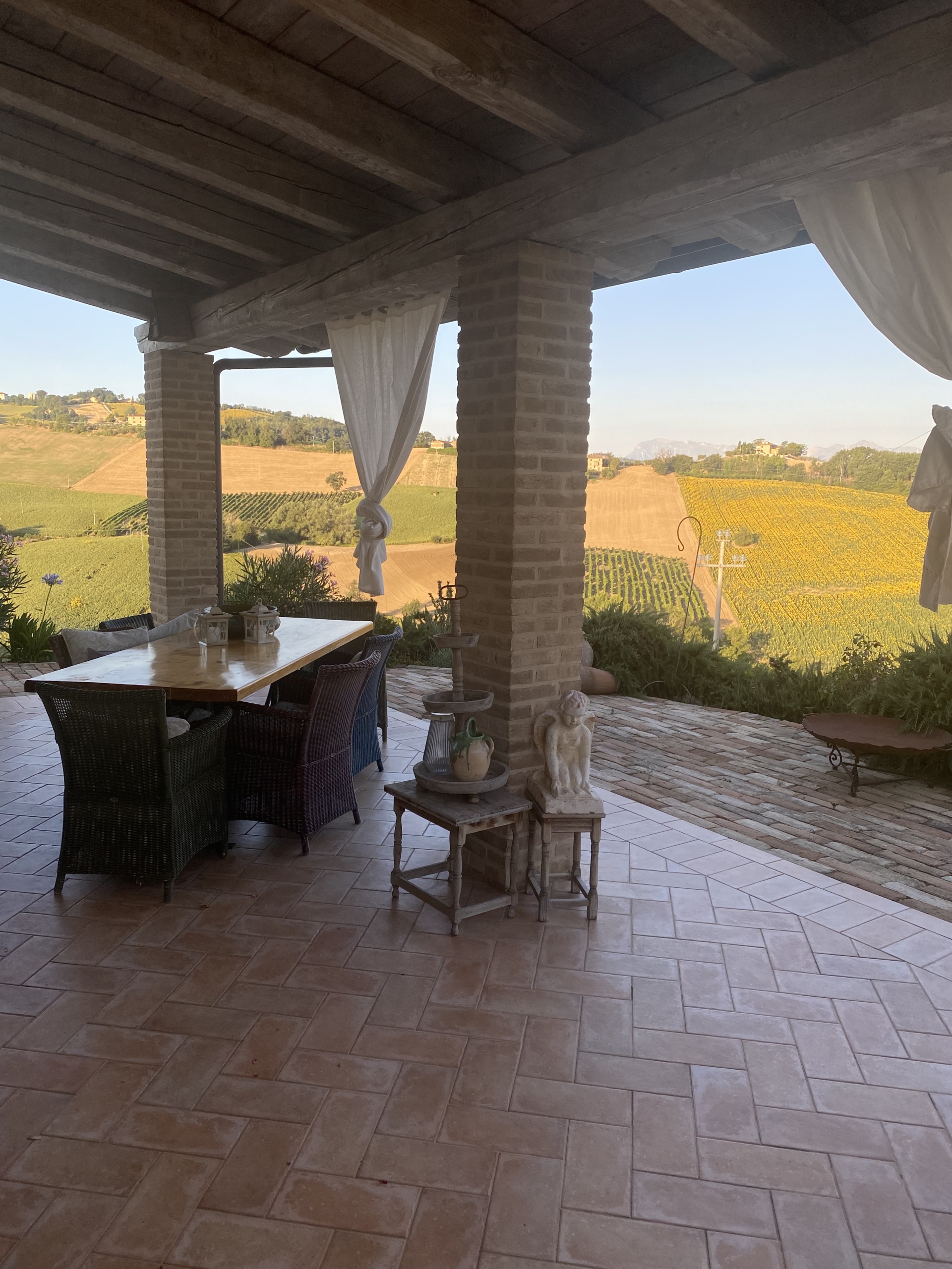 Country house with pool in Le Marche