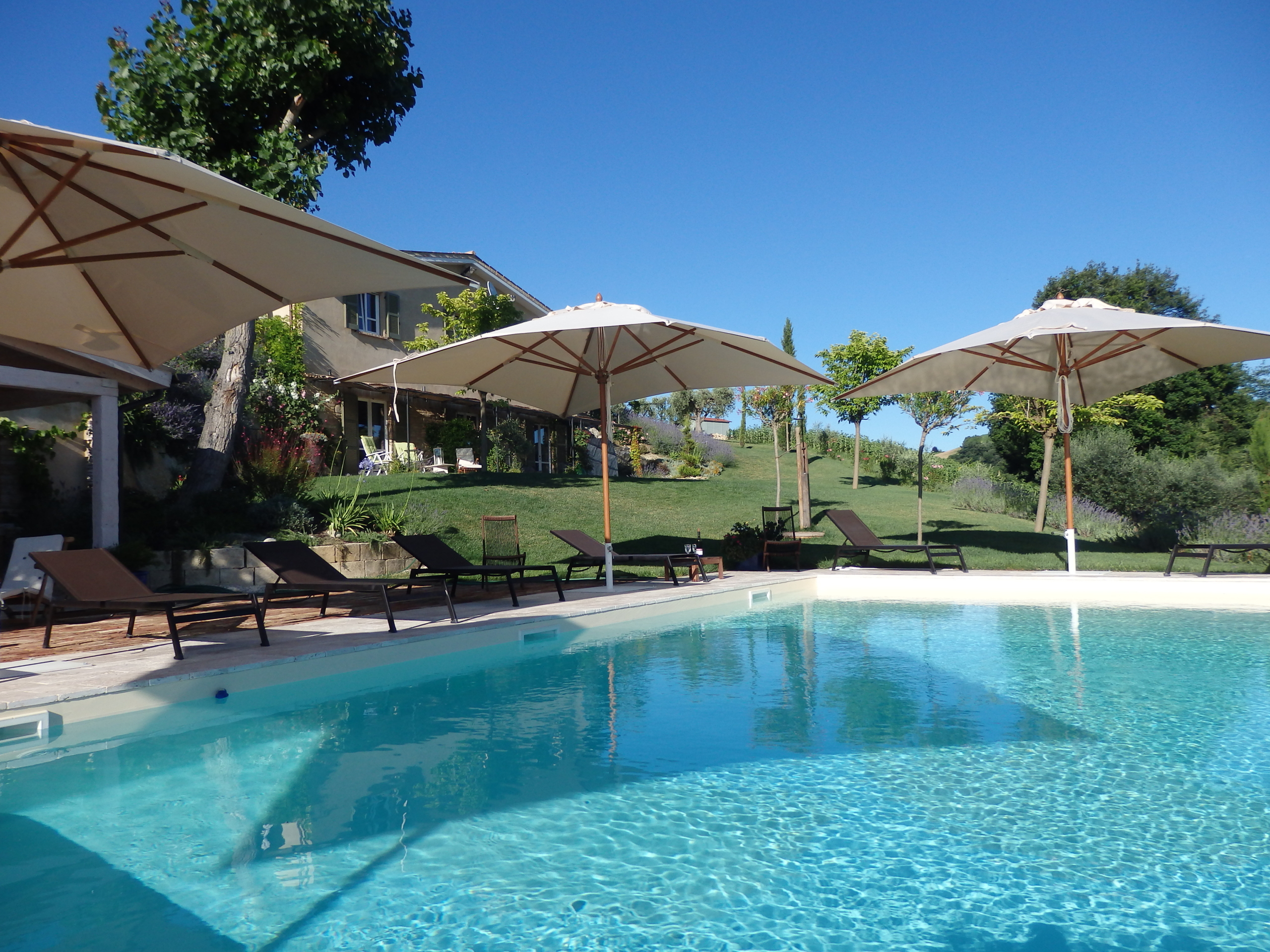 Country house with pool in Le Marche