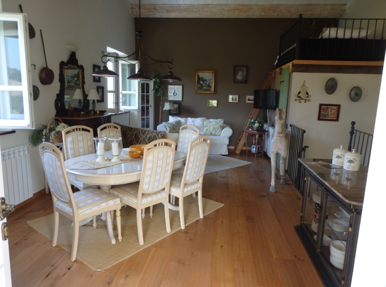 Country house with pool in Le Marche