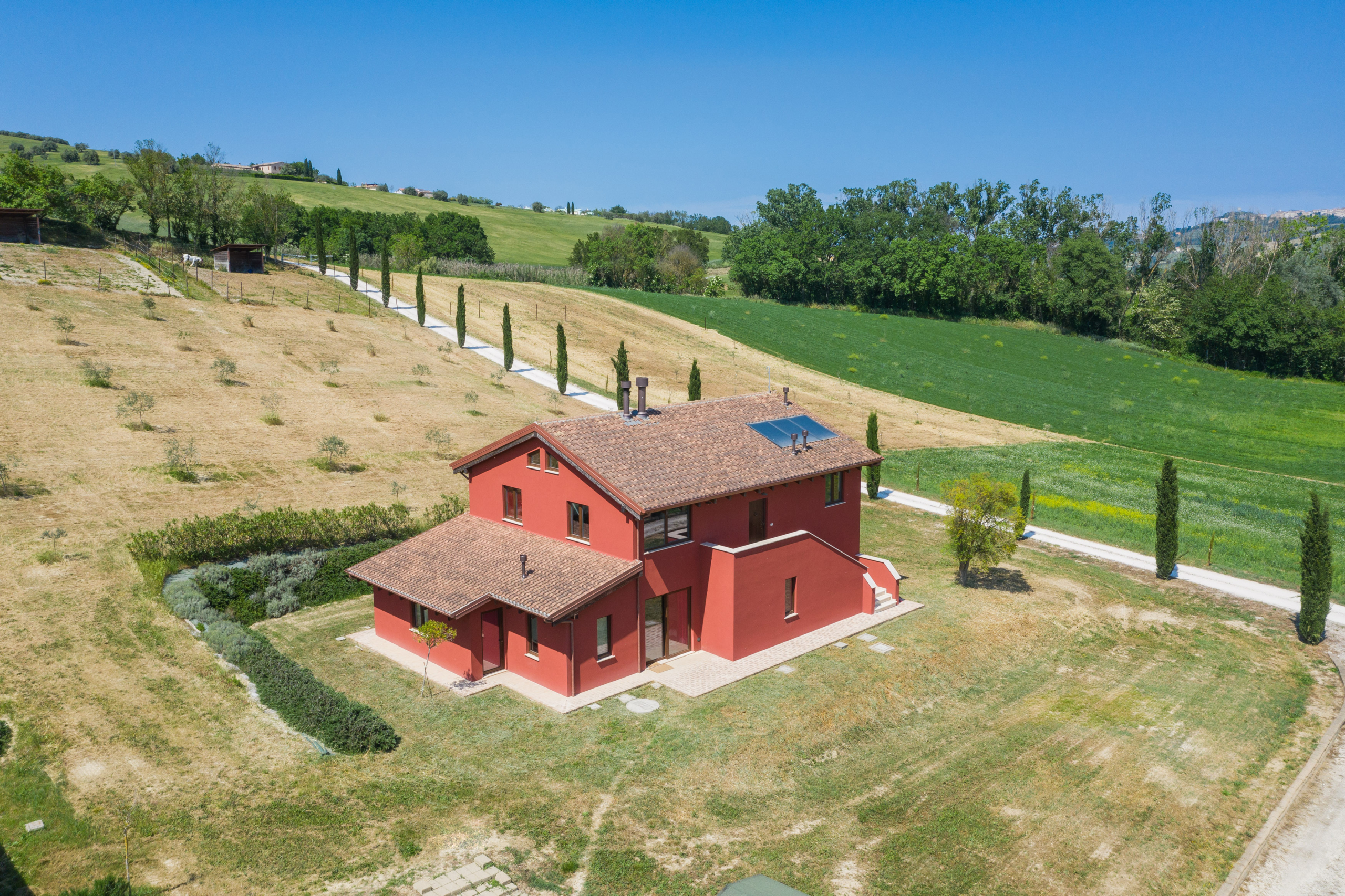 Country house with stables in Le Marche