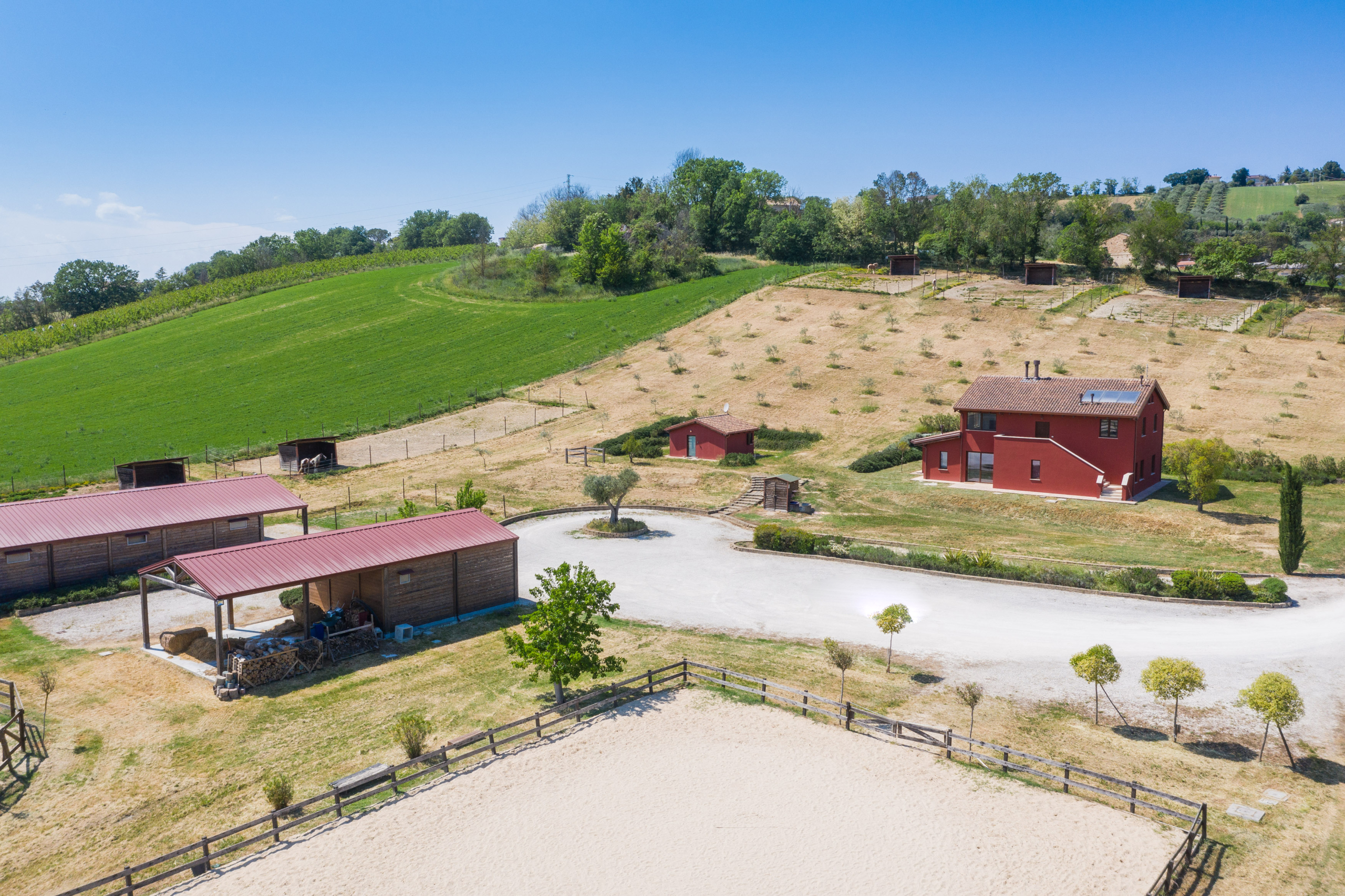 Country house with stables in Le Marche