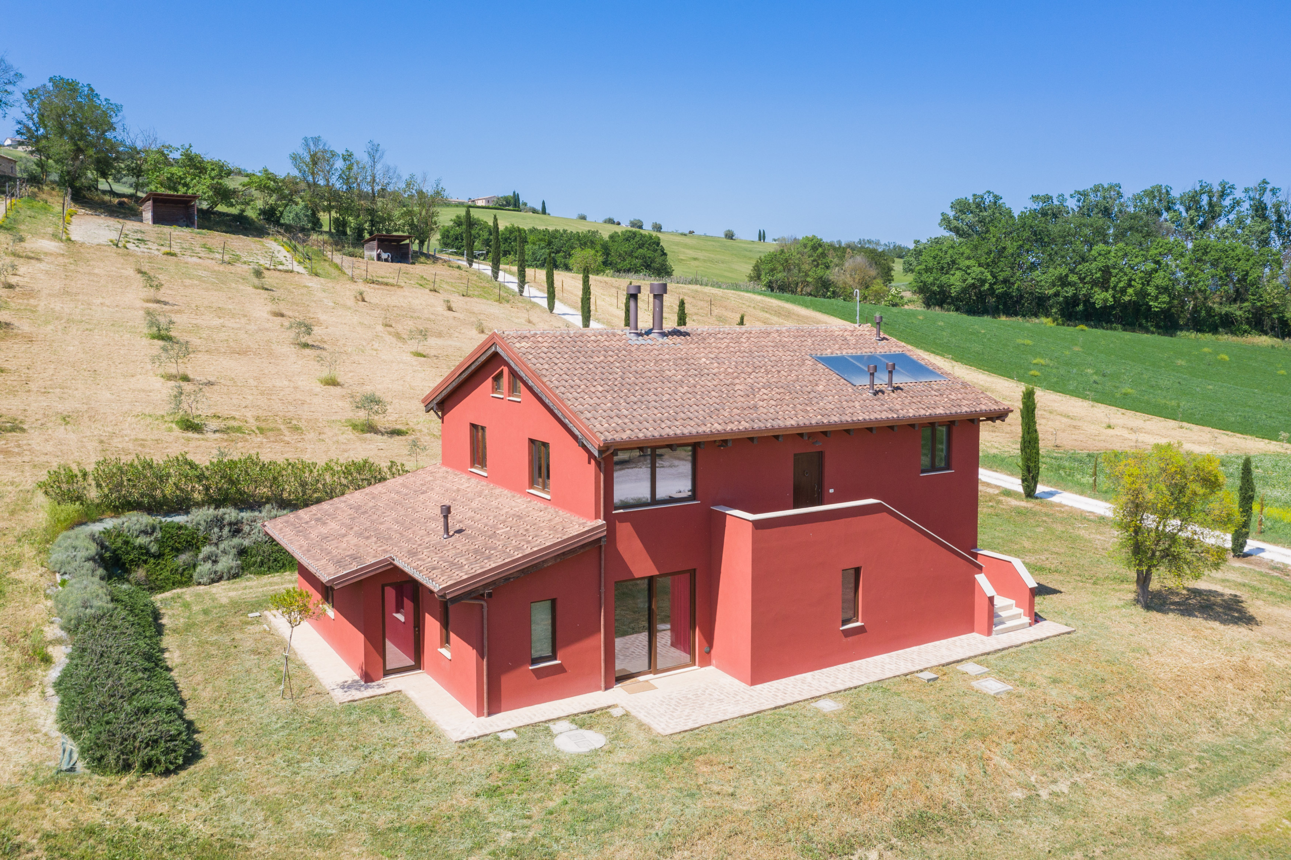 Country house with stables in Le Marche