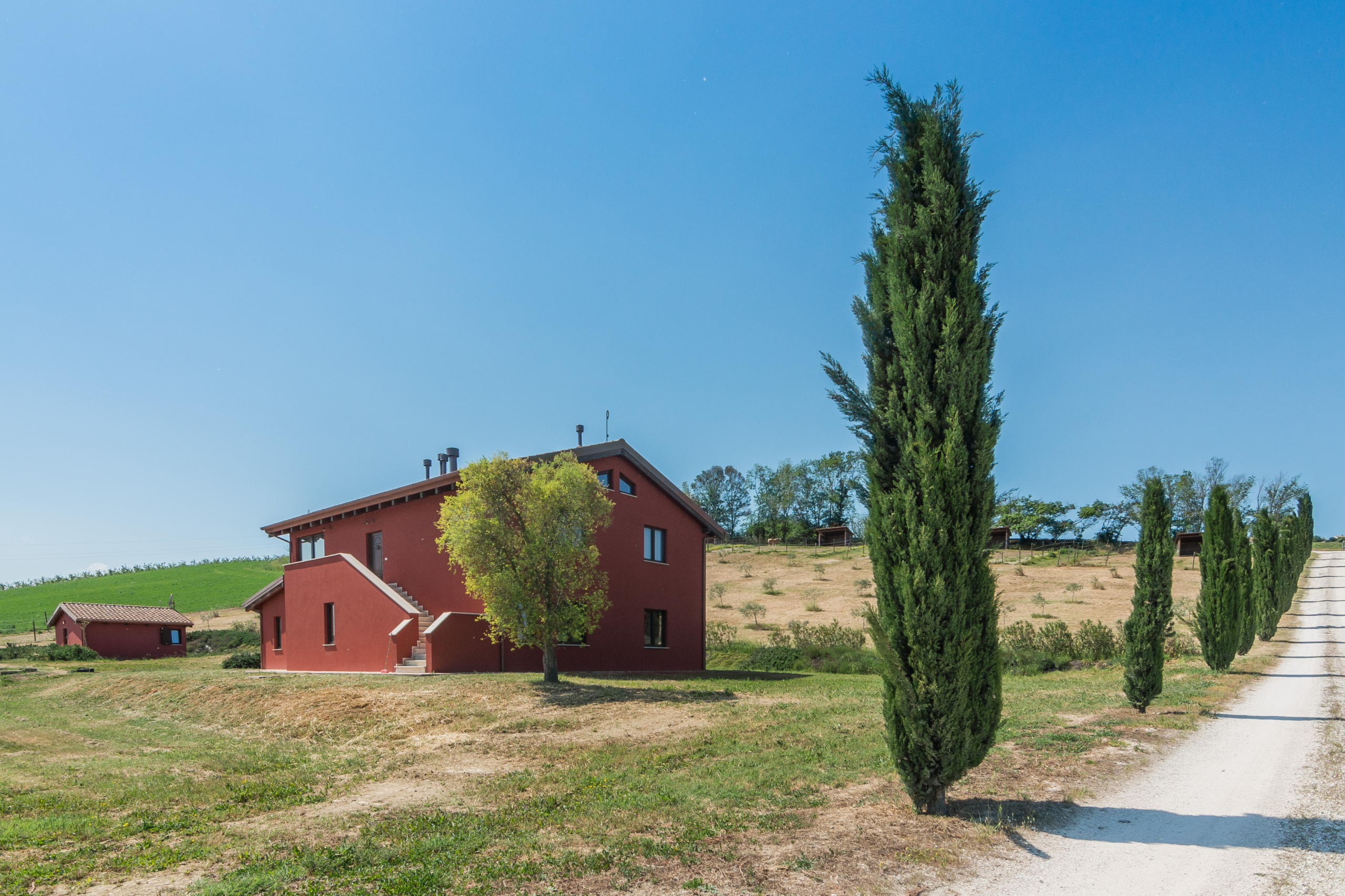 Country house with stables in Le Marche