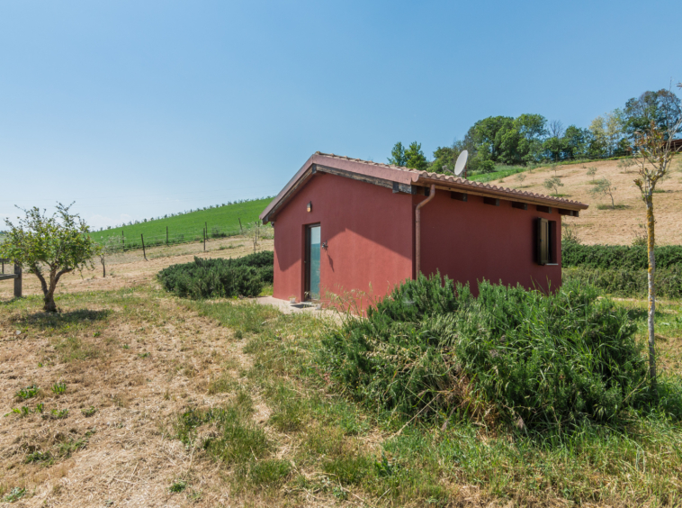 Country house with stables in Le Marche