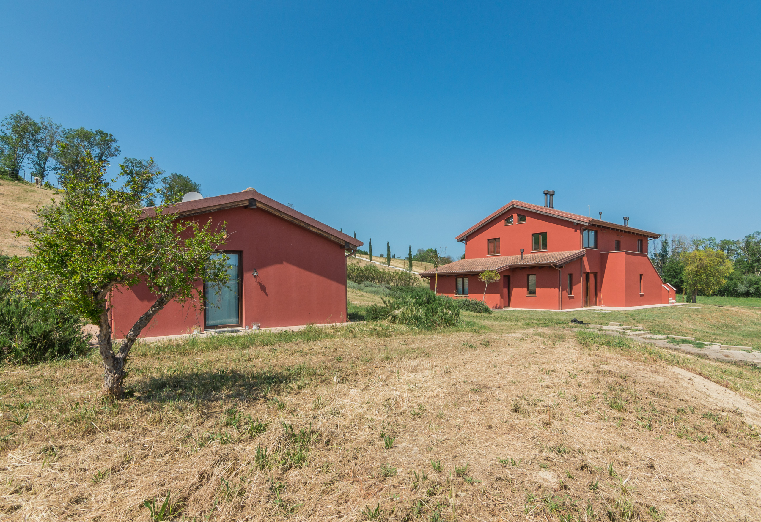 Country house with stables in Le Marche