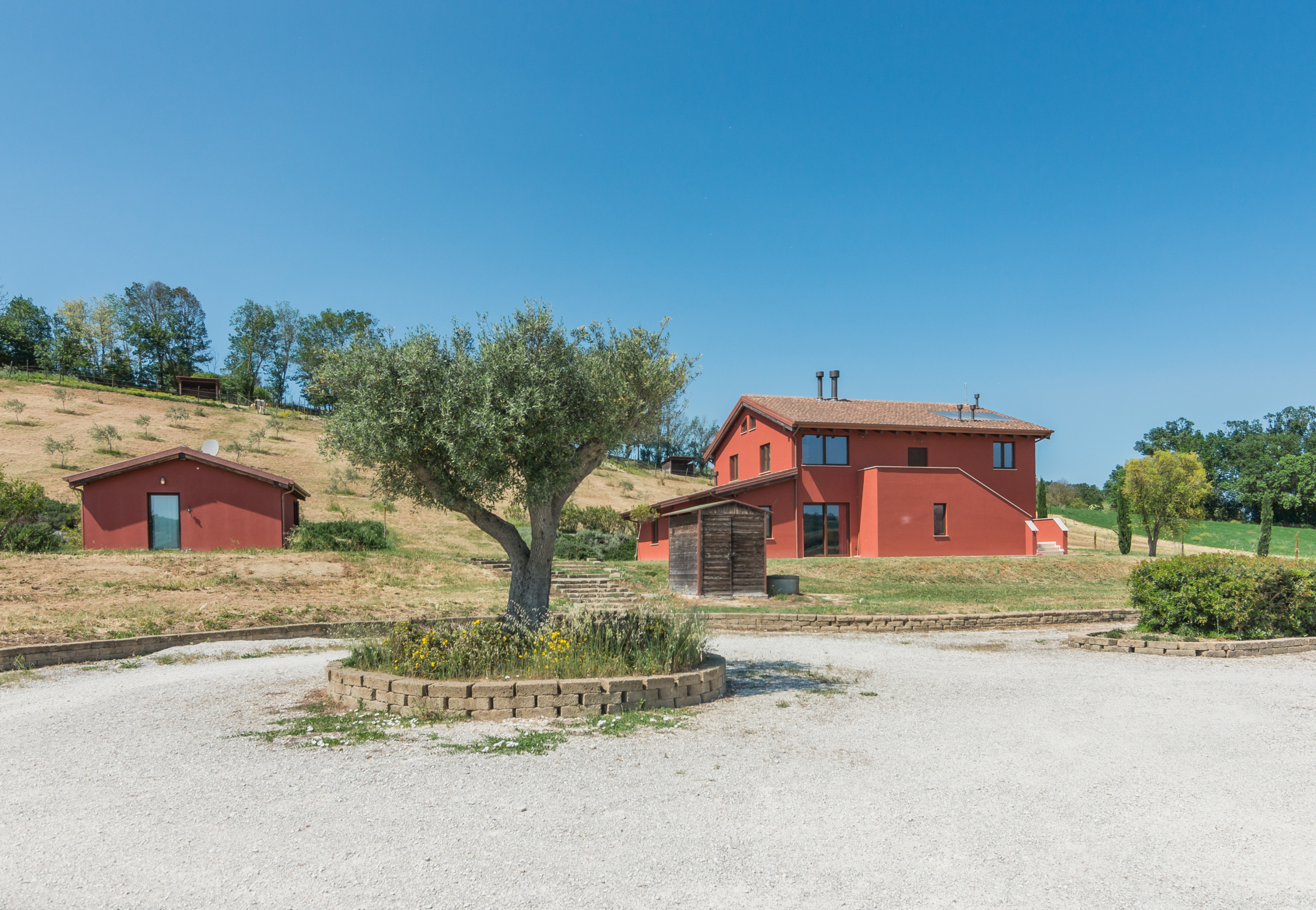 Country house with stables in Le Marche