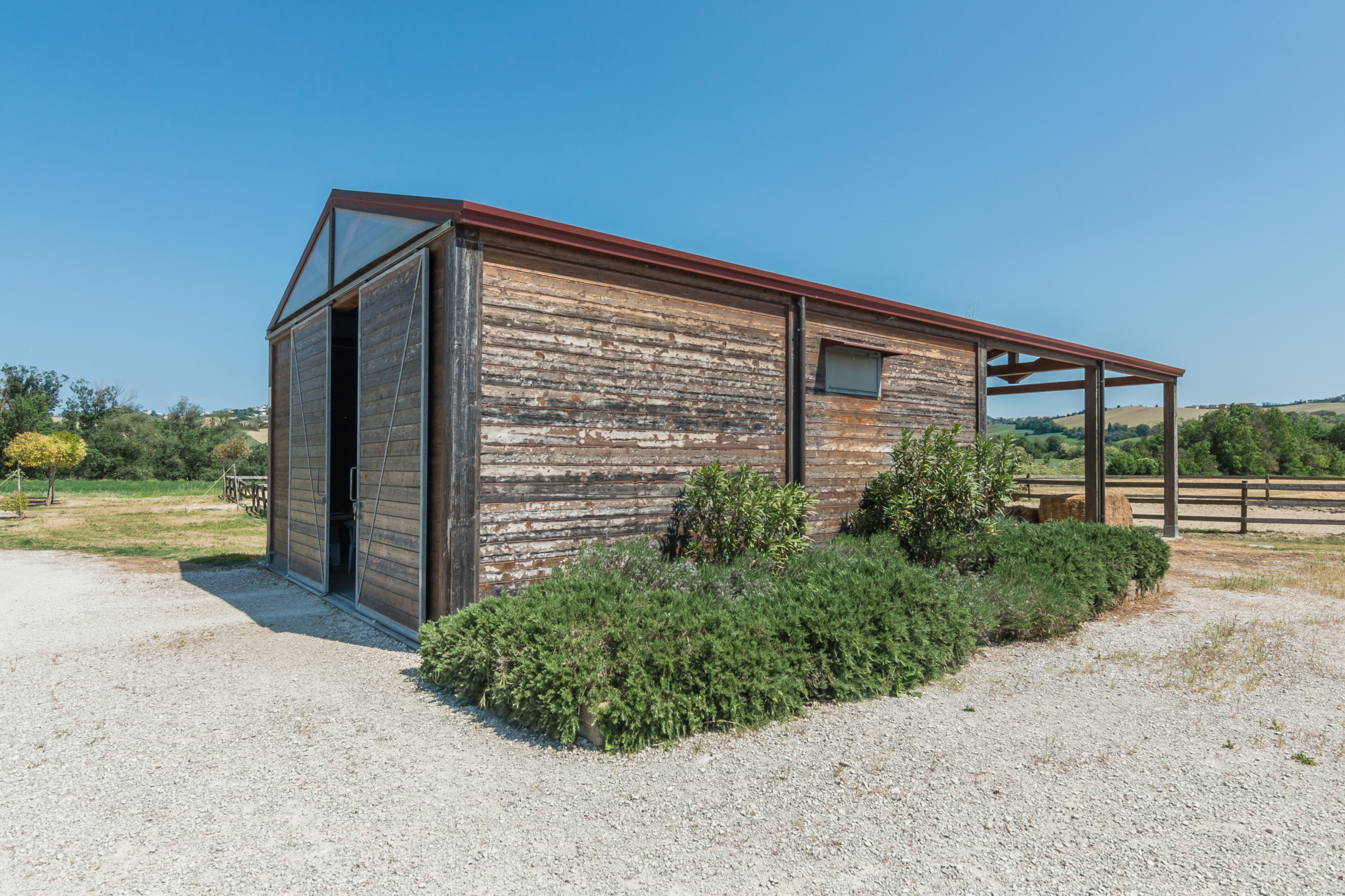 Country house with stables in Le Marche