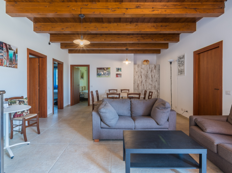 Country house with stables in Le Marche