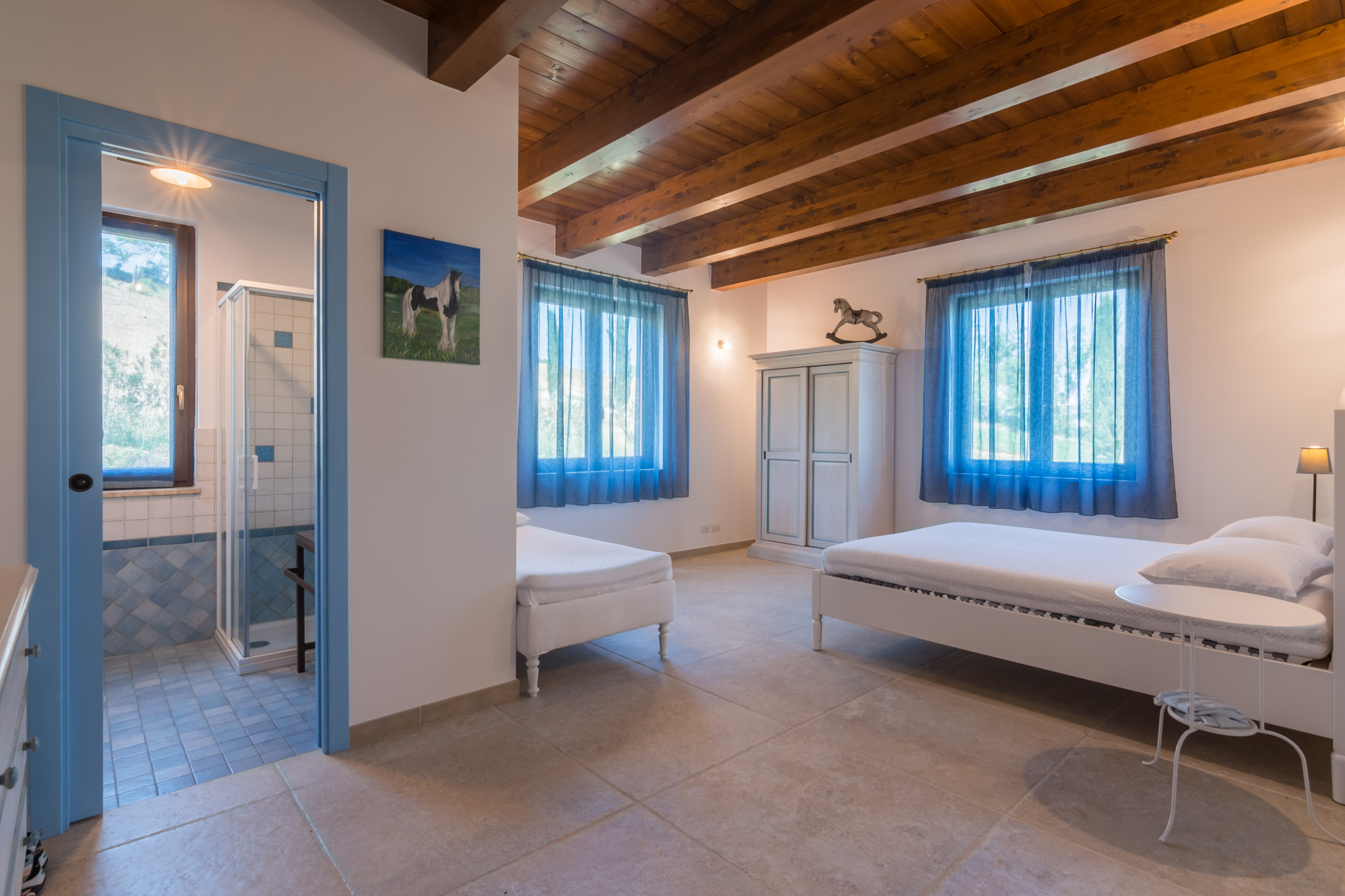 Country house with stables in Le Marche