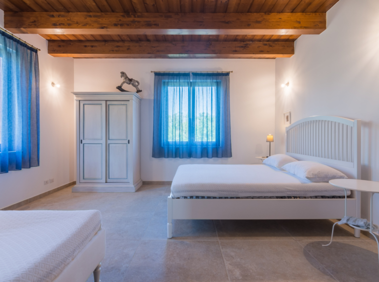 Country house with stables in Le Marche