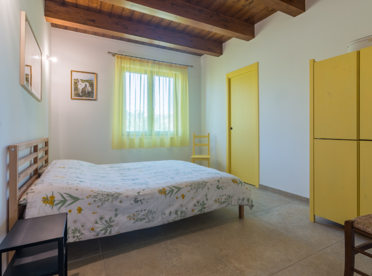 Country house with stables in Le Marche